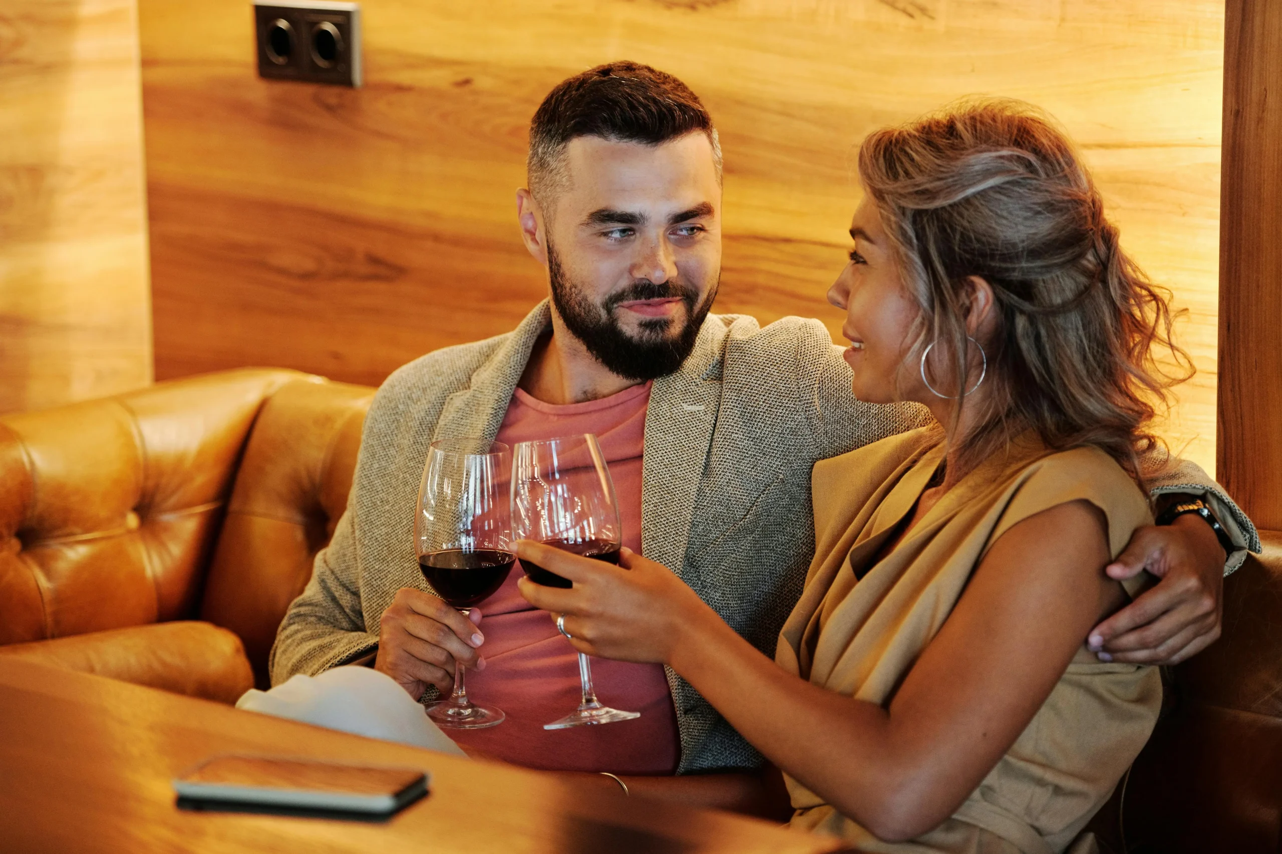 First-Date-Tips-Conversation-That-Connects