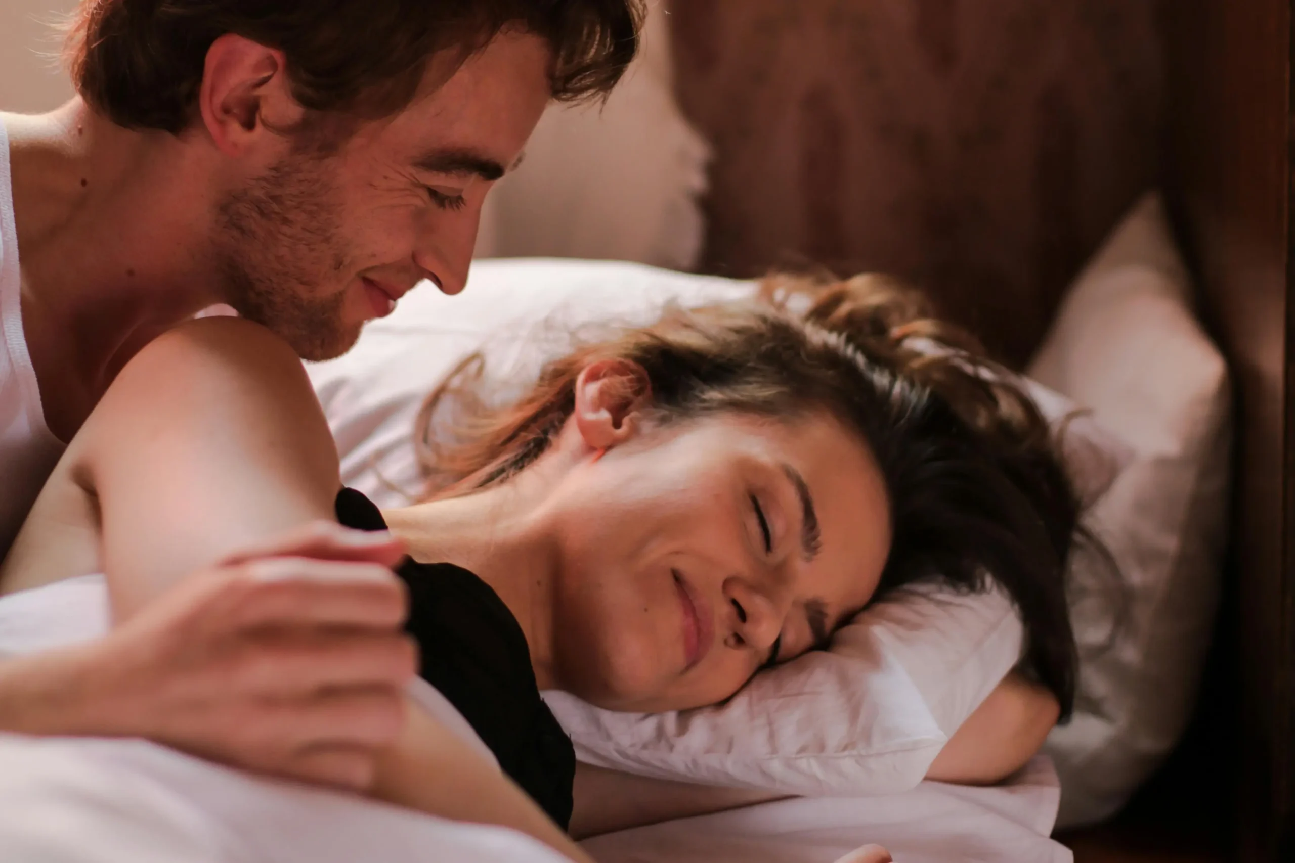 Daily-Habits-That-Help-Make-Your-Wife-Happy