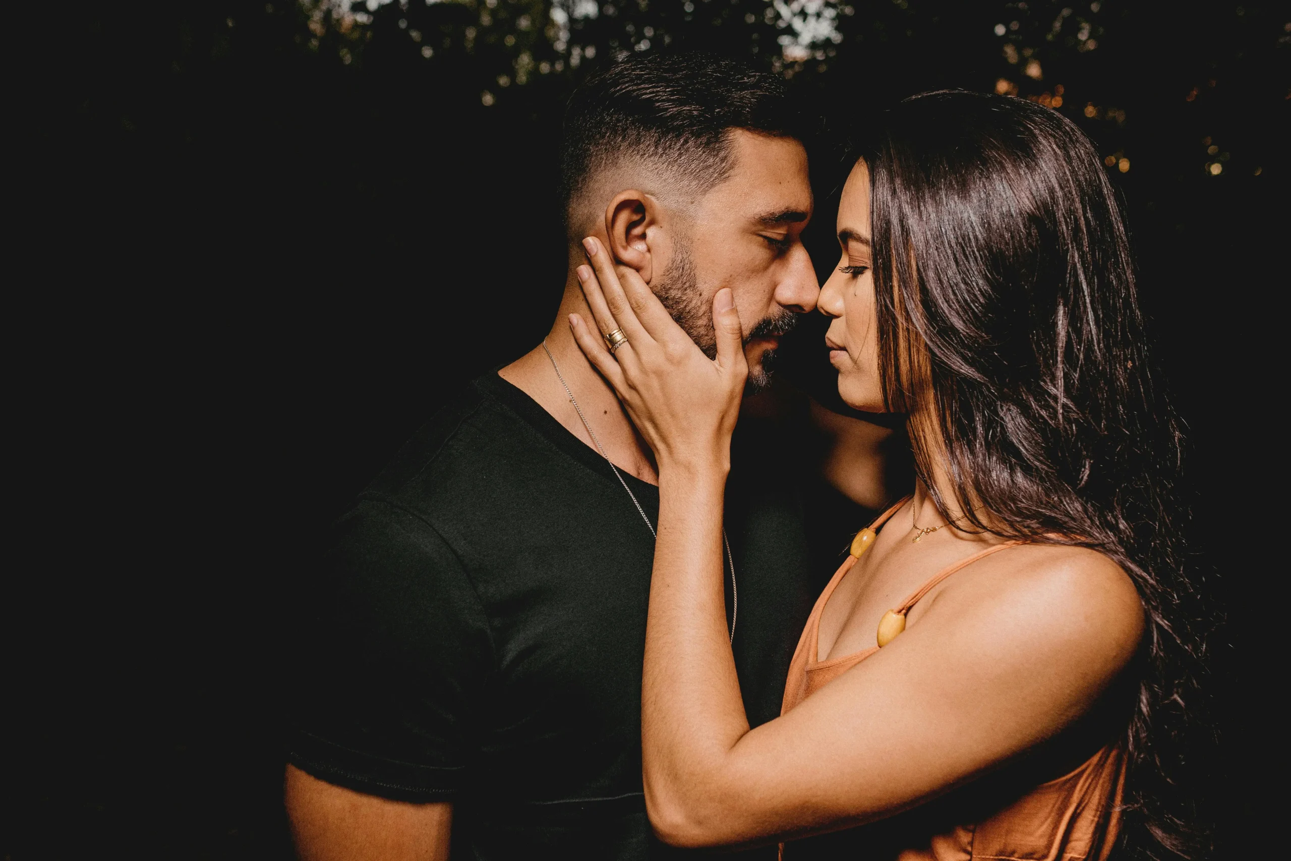 Why-Physical-Touch-in-Relationships-Still-Matter