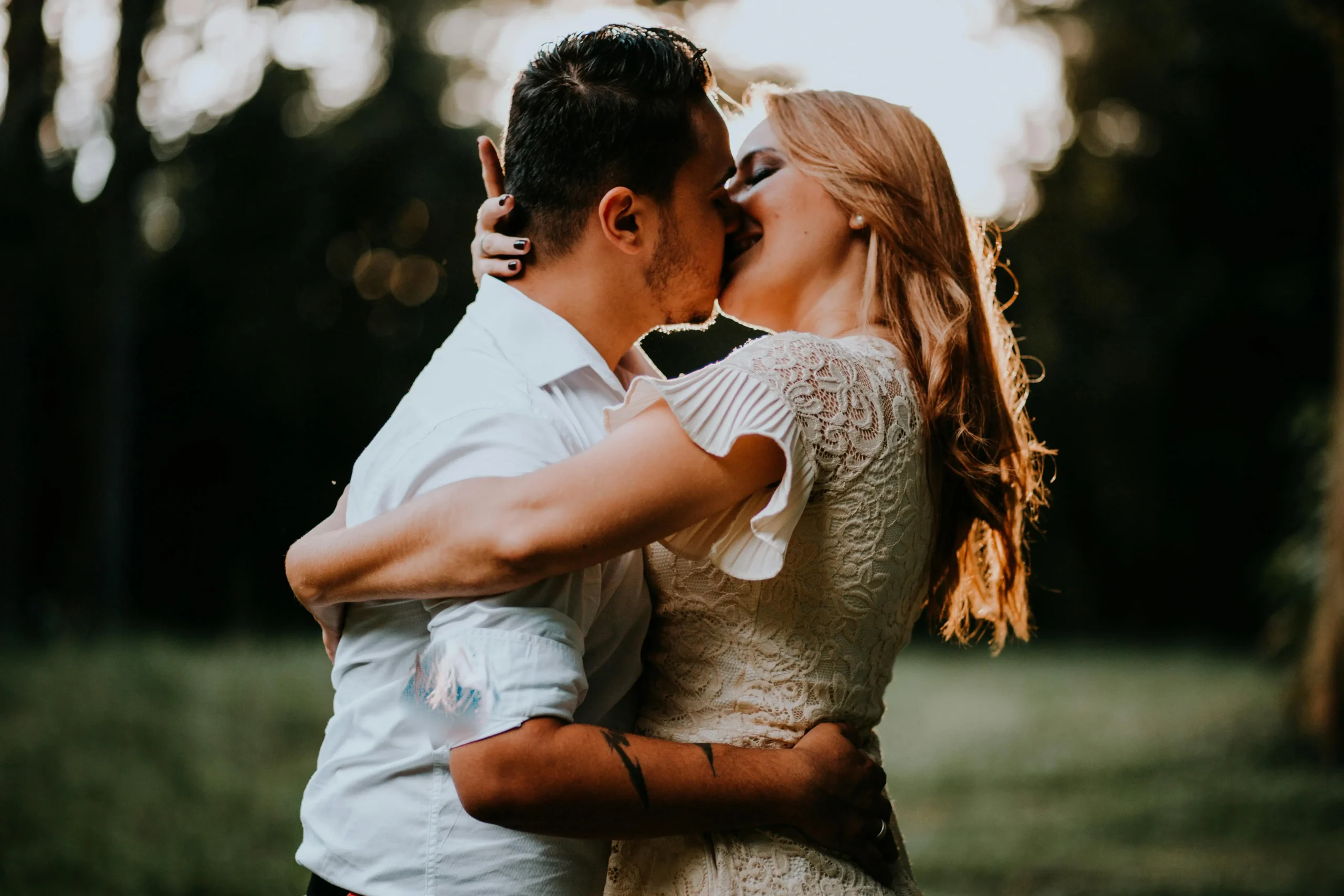 Kissing-in-Relationships-Why-It-Matters-More-Than-You-Think